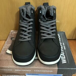 NWT: men’s Weatherproof “Logjam” boots in dark gray, size 13